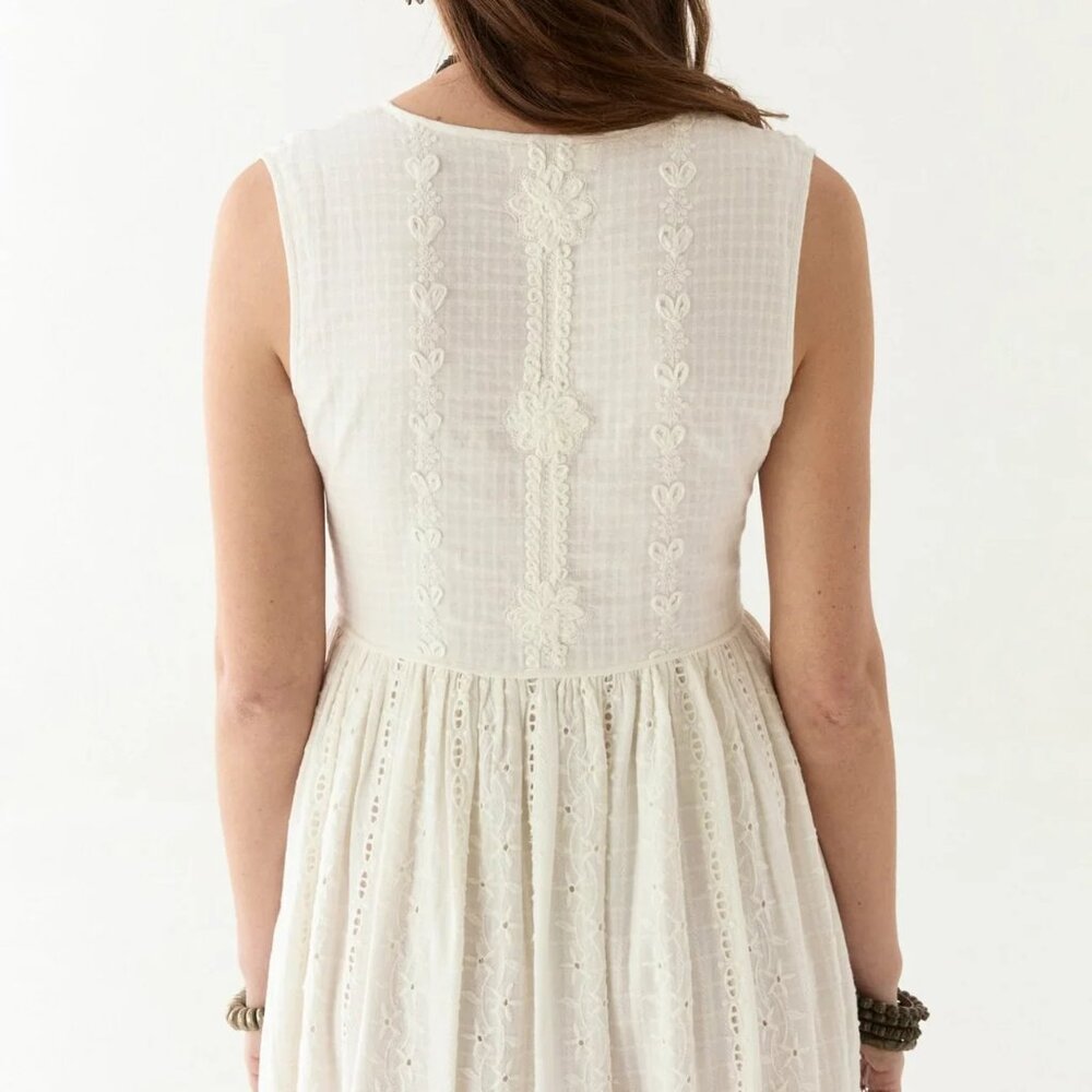 Maison Hotel Amandine Dress - Picture 4 of 5